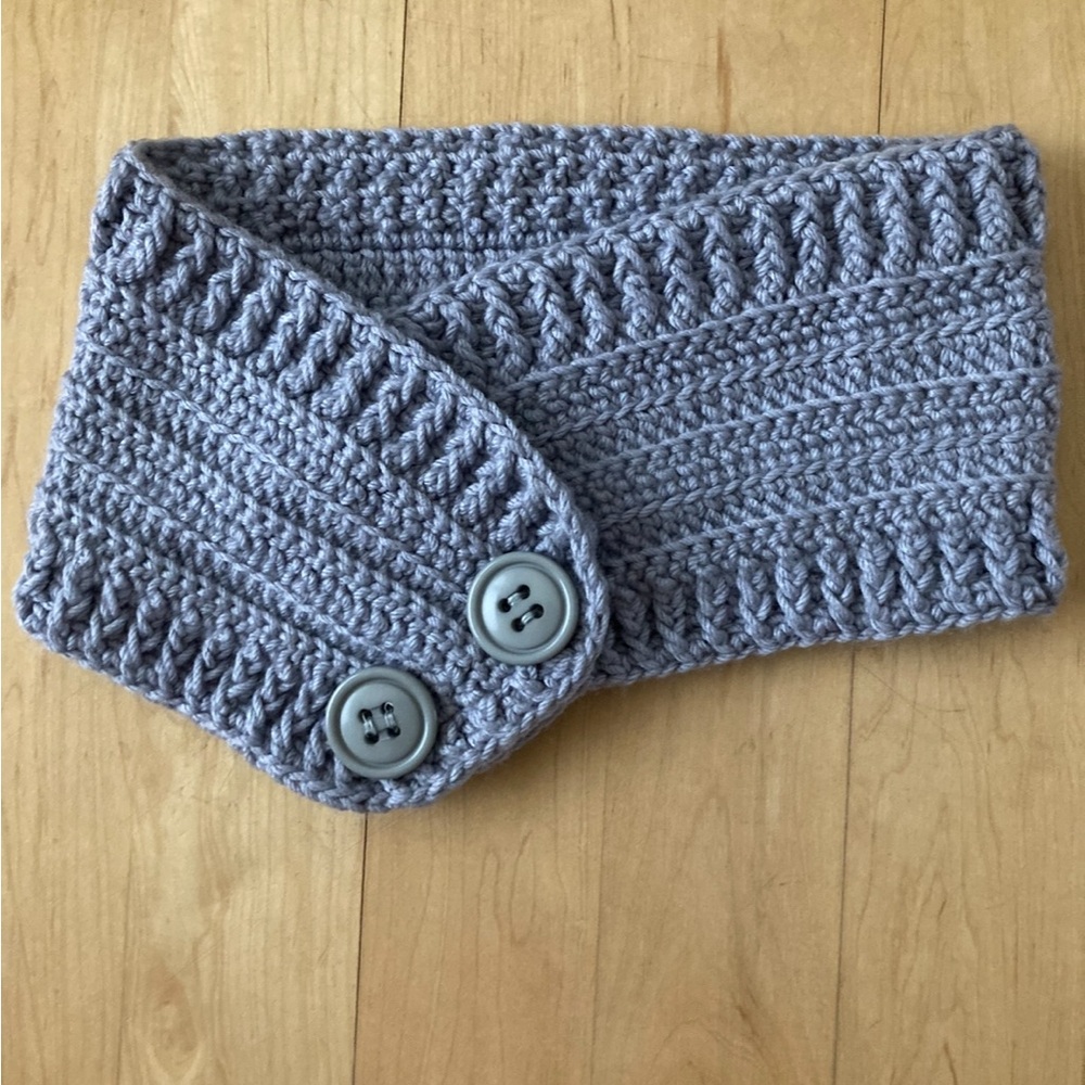 Gray Knit Buttoned Scarf